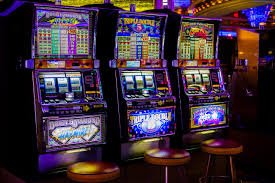 h5.rp777 platform displayed on mobile and desktop showing live dealer tables and sportsbook